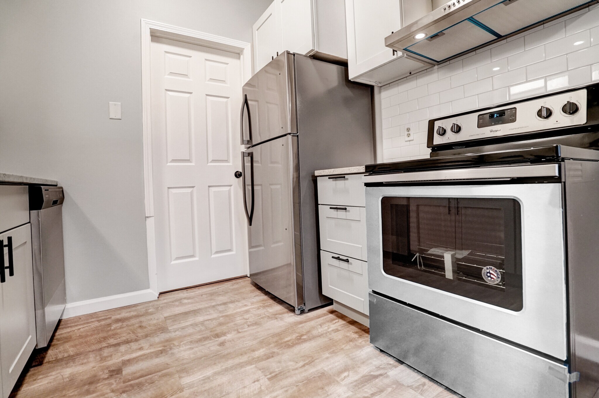Kitchen - 626 Woods Crossing Dr