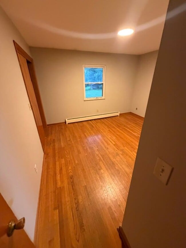 Building Photo - 525 Mishler Rd