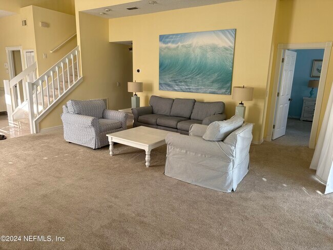 Building Photo - 264 Kingston Dr