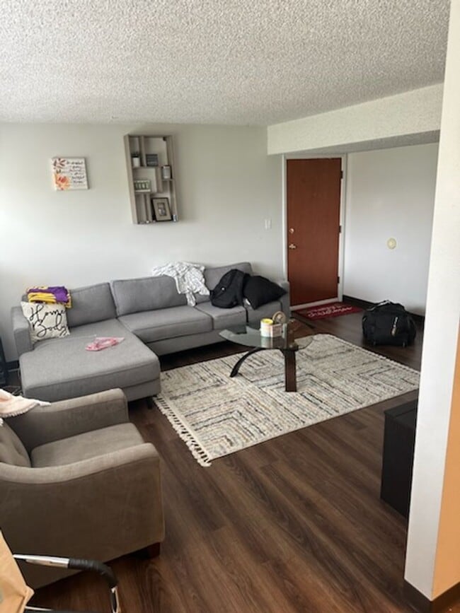 Interior Photo - University Heights (KC-AM)