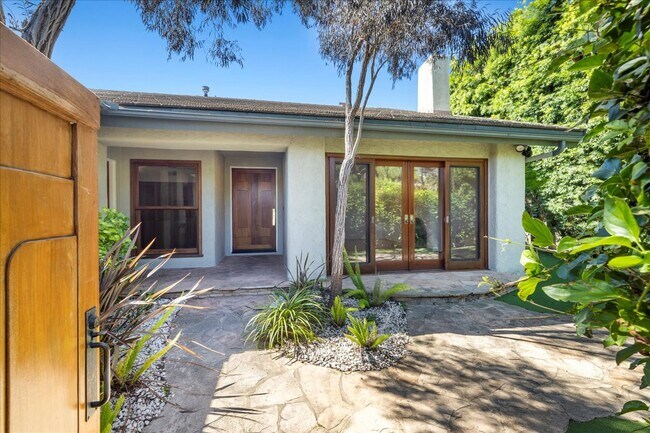Privately gated home entrance - 1270 Bryant Pl