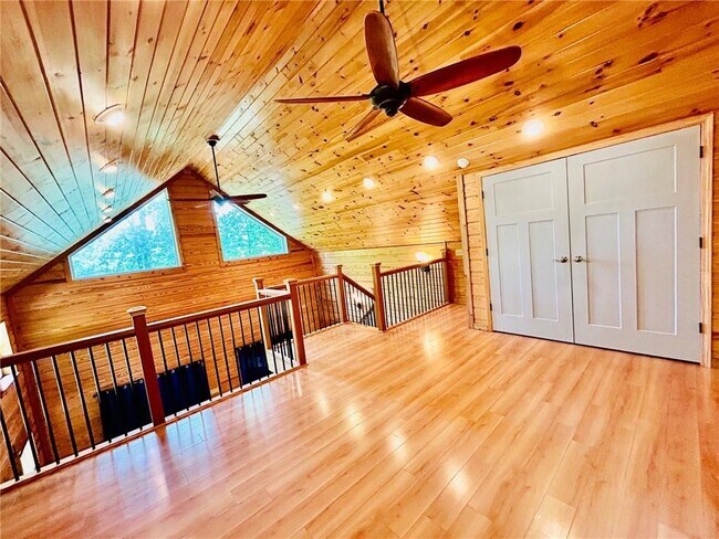 Building Photo - 4067 Fincher Dr