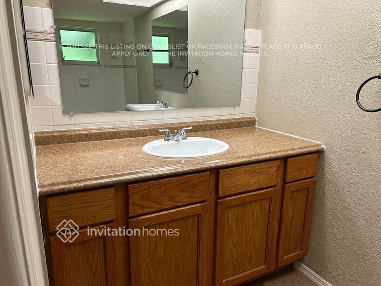 Building Photo - 1358 Preston St