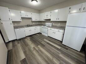 Building Photo - 4920 Garland St