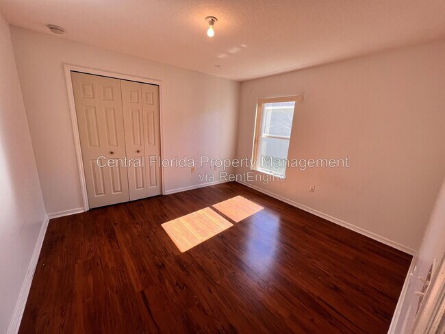 Building Photo - 5647 Sycamore Canyon Dr
