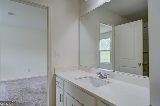Building Photo - 7061 Rochford Dr