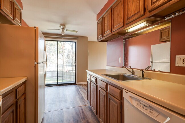 Building Photo - 383 Village Blvd N