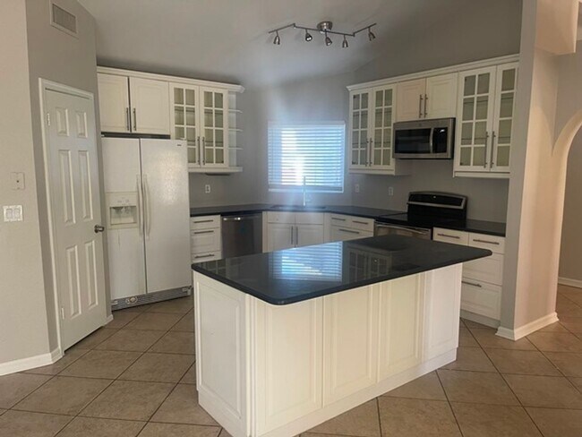 Building Photo - 16435 S 43rd St