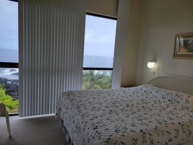 Building Photo - 2405 Kalanianaole St