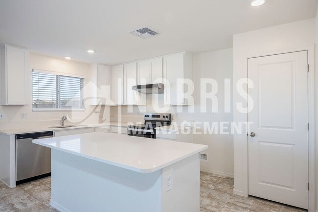 Building Photo - Beautiful Brand New Home