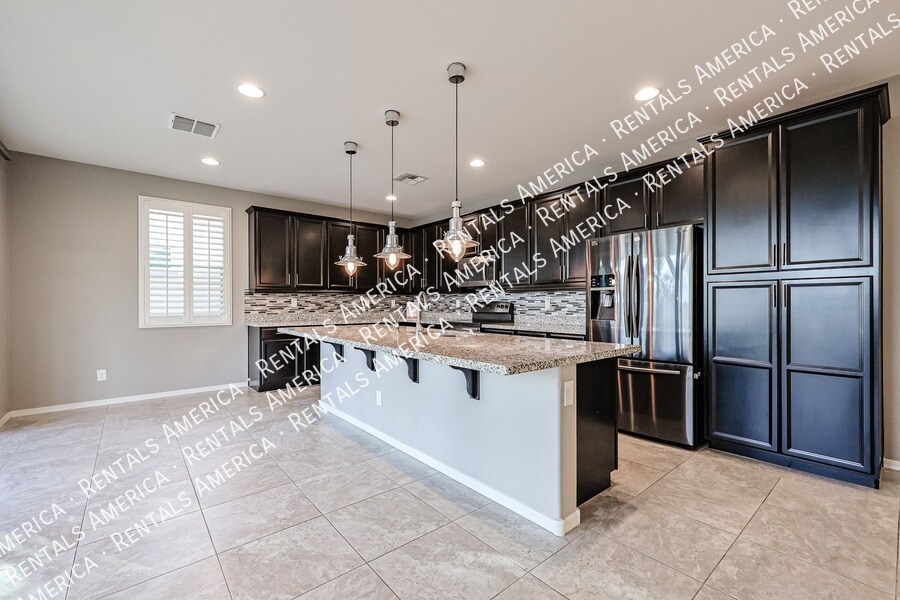 Building Photo - 4212 E Erie St