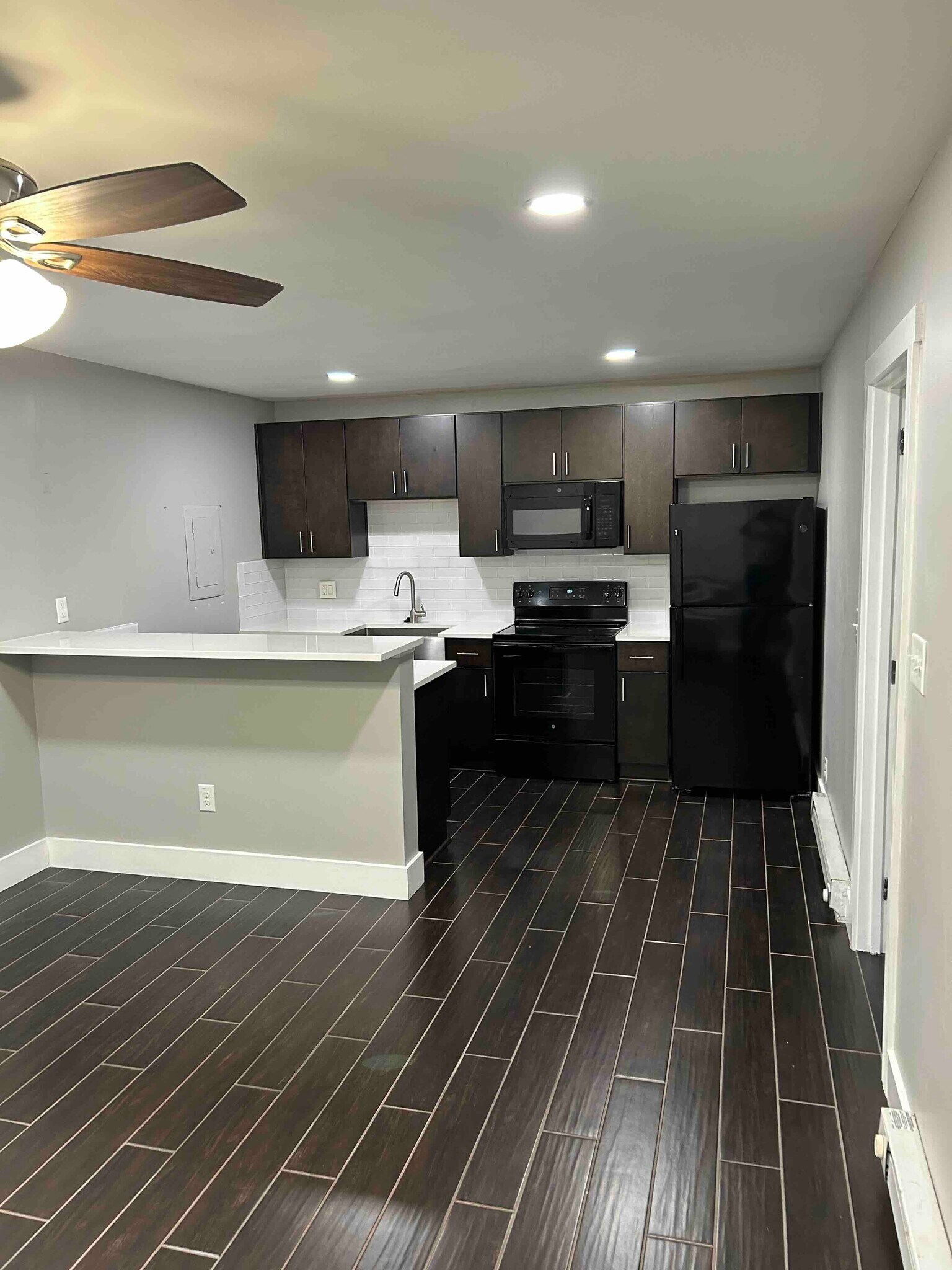 Building Photo - 2601 Hillsboro Pike