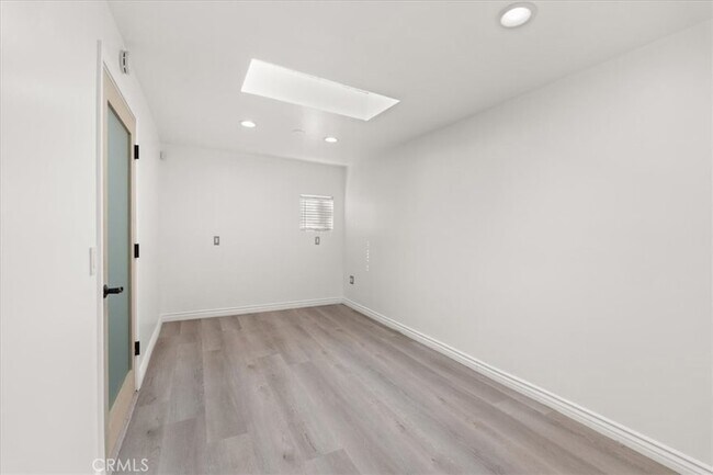 Building Photo - 1763 Stearns Dr
