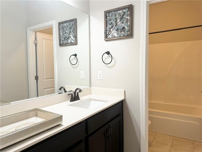 Building Photo - 2887 Regal Park Ct