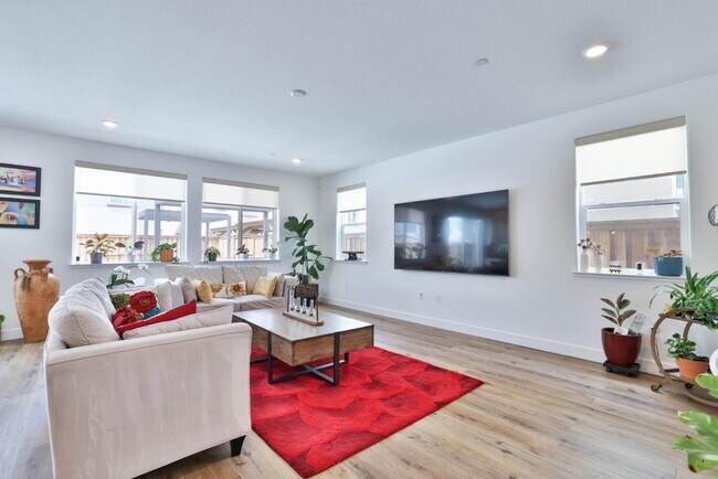 Building Photo - 2887 Penrose Ln