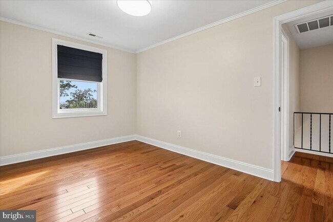 Building Photo - 223 Burgess Ave