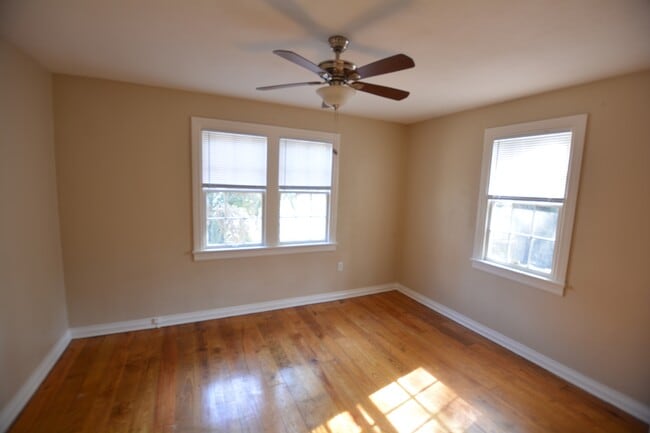 Building Photo - 119 N Longfellow Blvd