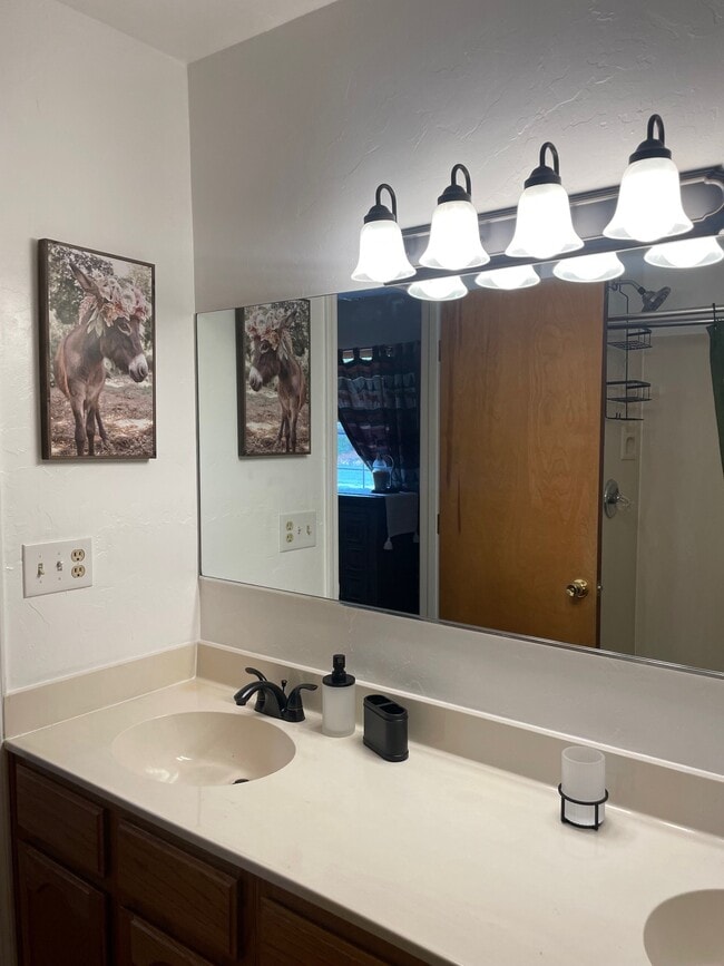 Building Photo - 4350 N Agua Fria Dr