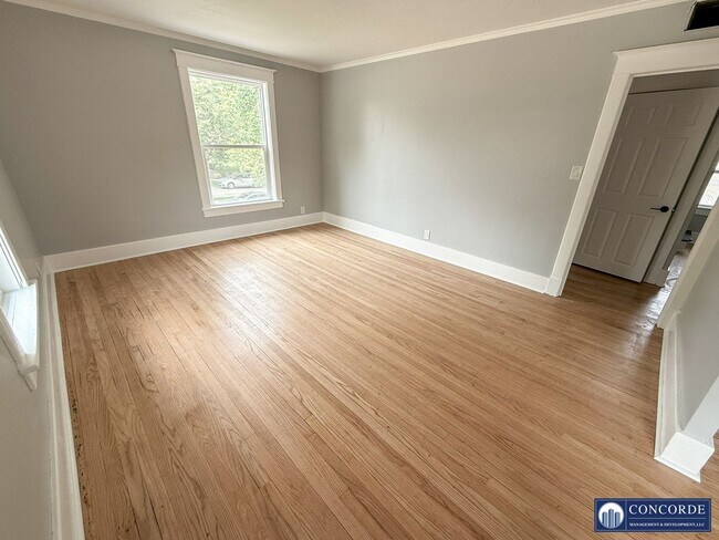 Building Photo - 3210 S 48th St