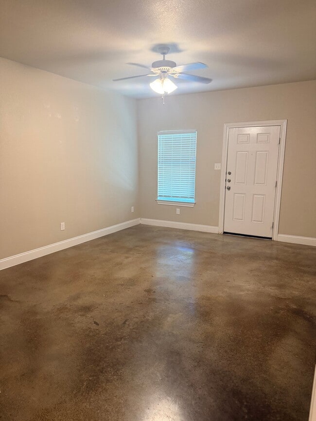Building Photo - 3309 Belmont Dr