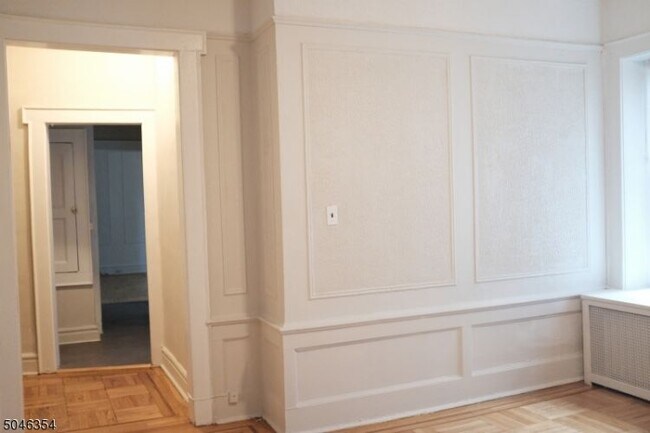 Building Photo - 11 Seymour St