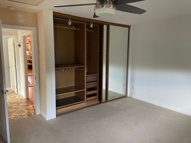 Building Photo - Beautiful, Updated 4 Bed, 3 Bath in the Heart of Clairemont with Canyon Views!!