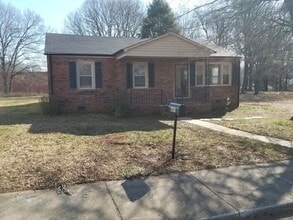 Building Photo - 3- Bedroom & 1- Bath