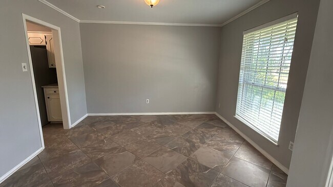 Building Photo - 1548 Ramberlyn Way