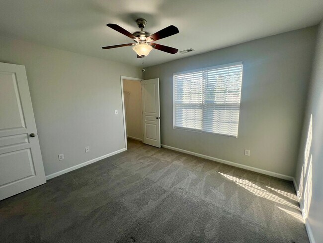 Building Photo - 832 Cupola Dr
