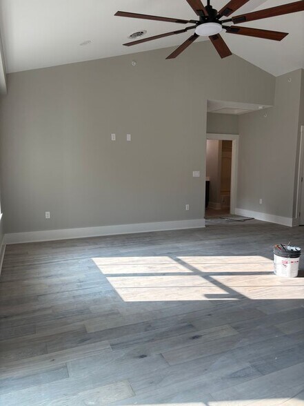 Building Photo - 640 Jefferson Ave