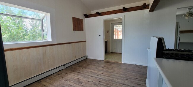 Building Photo - 655 3rd St