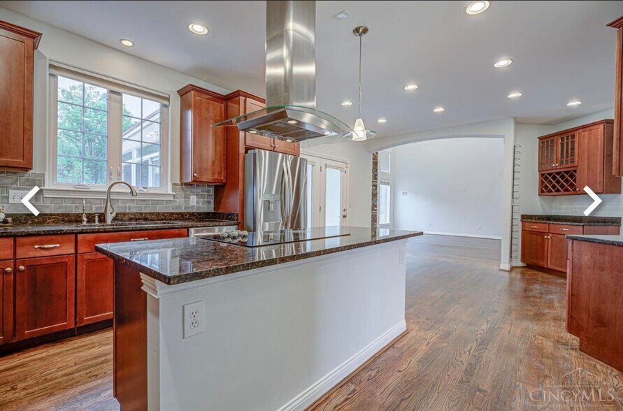 Building Photo - 3323 Devonian Dr