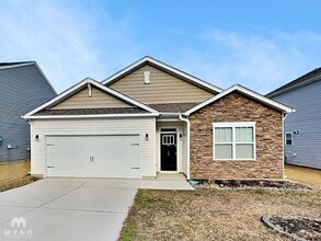 Building Photo - 10 Garden Hill Rd