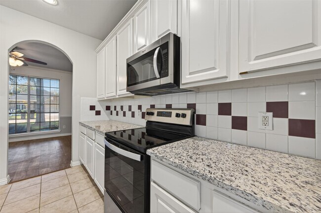 Building Photo - 23730 River Pl Dr