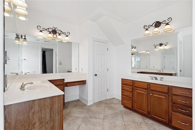 Building Photo - 109 Grand Champions Ln