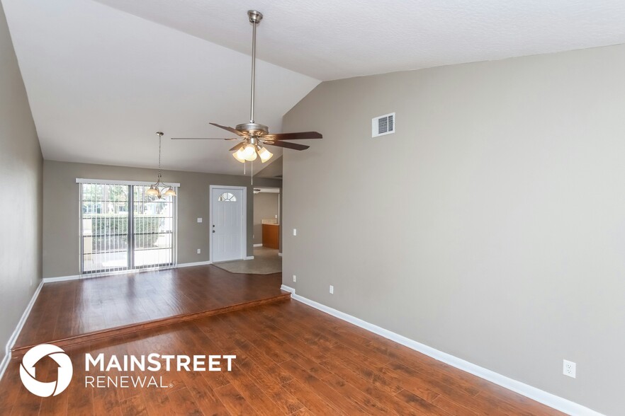 Building Photo - 3039 Thrush Dr