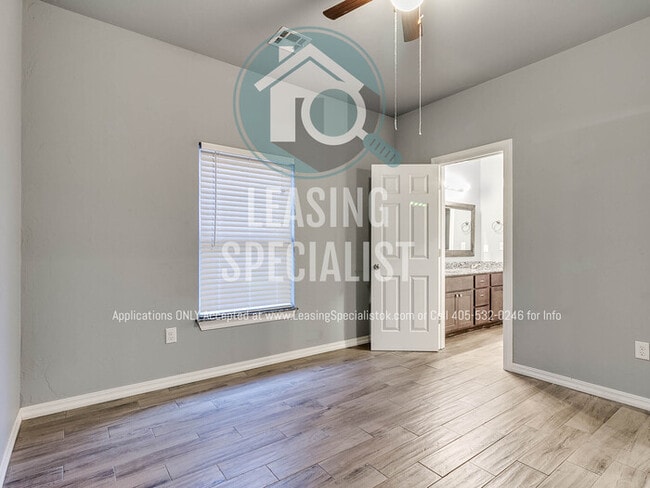 Building Photo - Central Norman 4 Bed 3 Bath House PRE-LEAS...