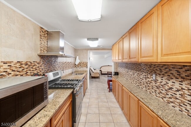 Building Photo - 14 Ford Rd