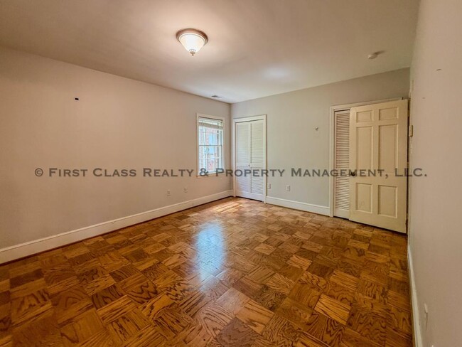 Building Photo - 500 Ashworth Rd