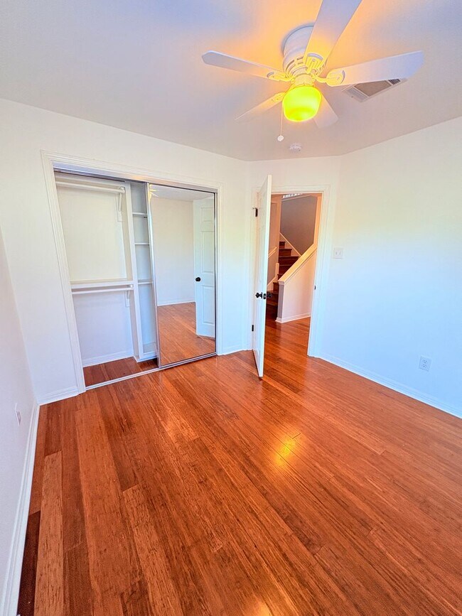 Building Photo - Elegant Two-Story Home in Lakeway