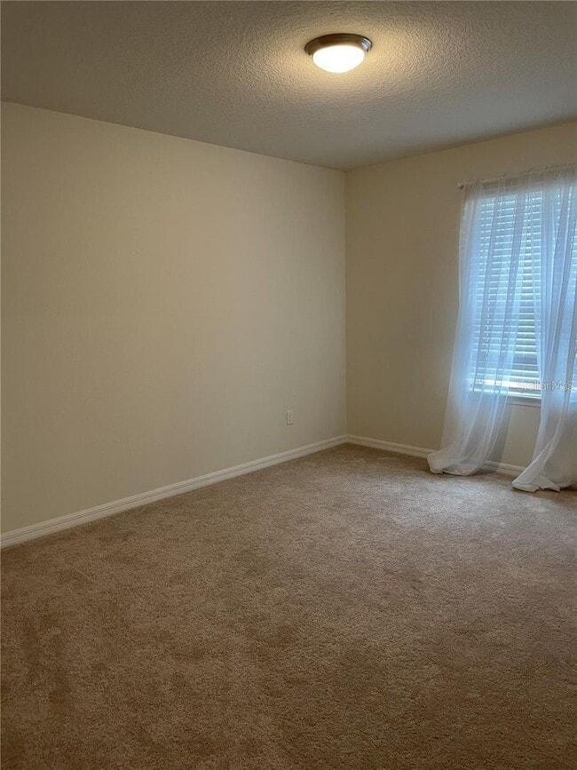 Building Photo - Like New Spacious Home near Lake Nona