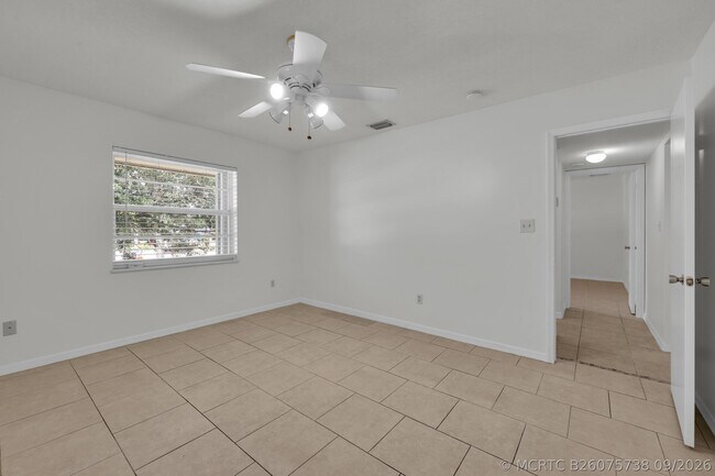 Building Photo - 2302 Sunrise Blvd