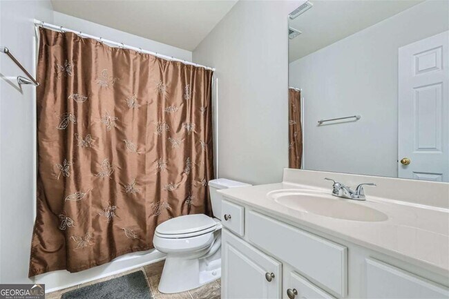 Building Photo - 2296 Leicester Way SE