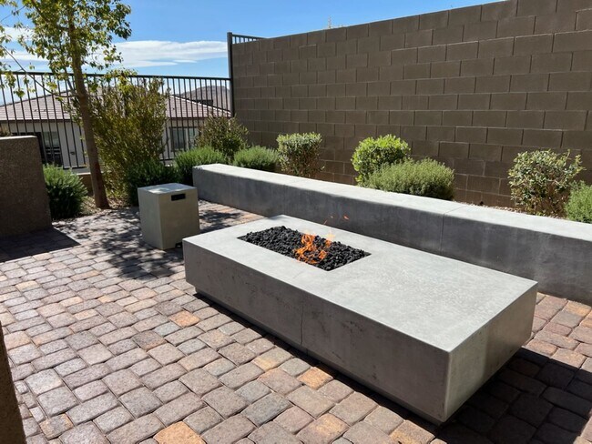Building Photo - Breathtaking Strip Views Brand New Model in Summerlin 4bed 3.5bath