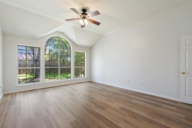 Building Photo - 11032 Crossland Dr