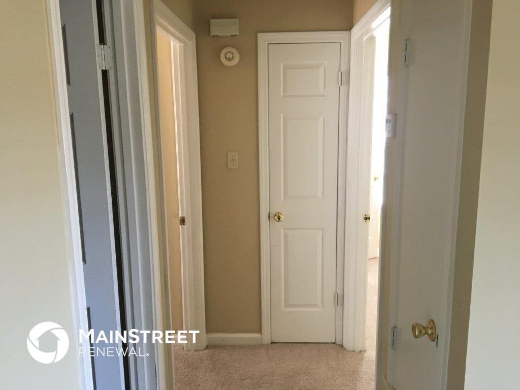 Building Photo - 8538 Highland Glen Cir N