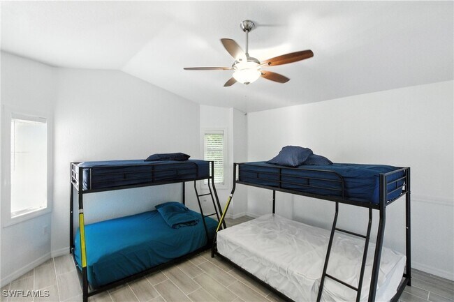 Building Photo - 830 Columbia St