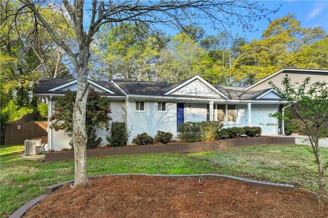 Building Photo - 2634 Birch St