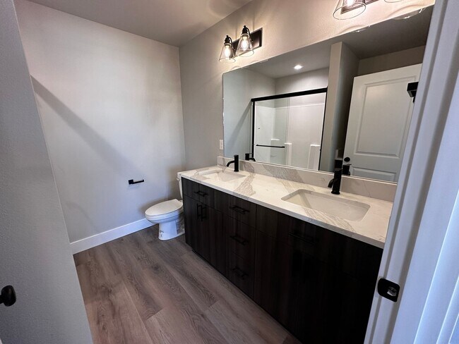 Building Photo - 176