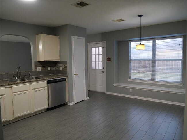 Building Photo - 11931 Panay Village Cir